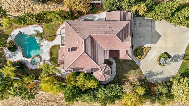 9624 Gray Fox Ct, Oakdale, CA 95361