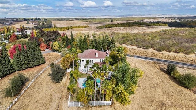 9624 Gray Fox Ct, Oakdale, CA 95361