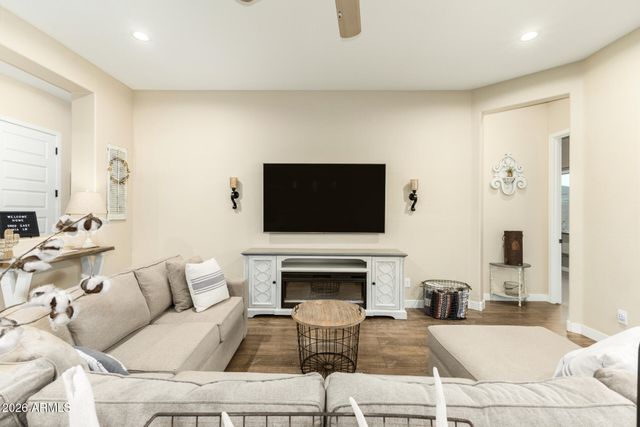 3922 E MIA Lane, Gilbert, AZ 85298