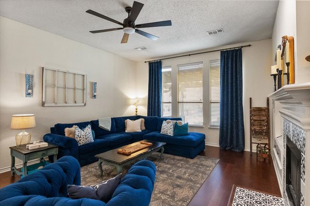 2305 Laura Elizabeth Trail, Mansfield, TX 76063