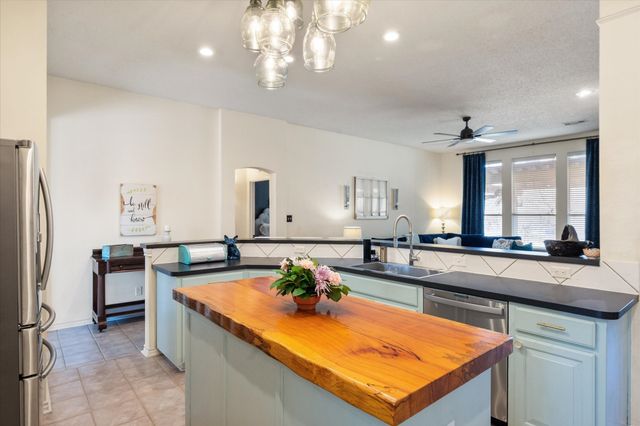 2305 Laura Elizabeth Trail, Mansfield, TX 76063