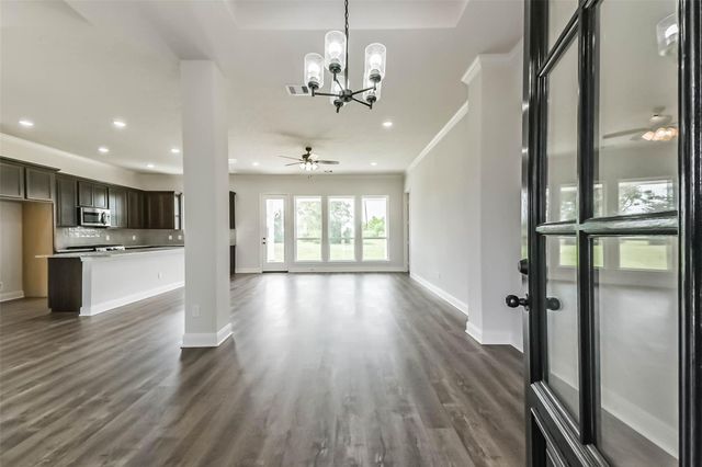 6427 Tomahawk Drive, Baytown, TX 77523