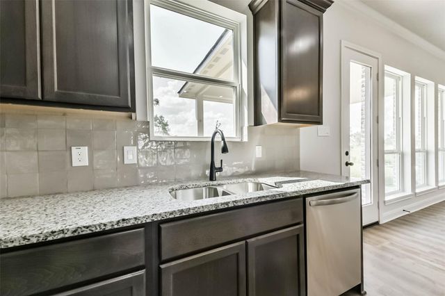 6427 Tomahawk Drive, Baytown, TX 77523