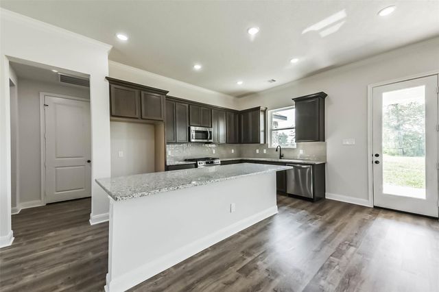 6427 Tomahawk Drive, Baytown, TX 77523