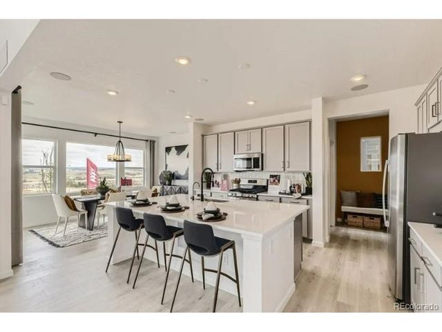 16847 W 92nd Dr, Arvada, CO 80007