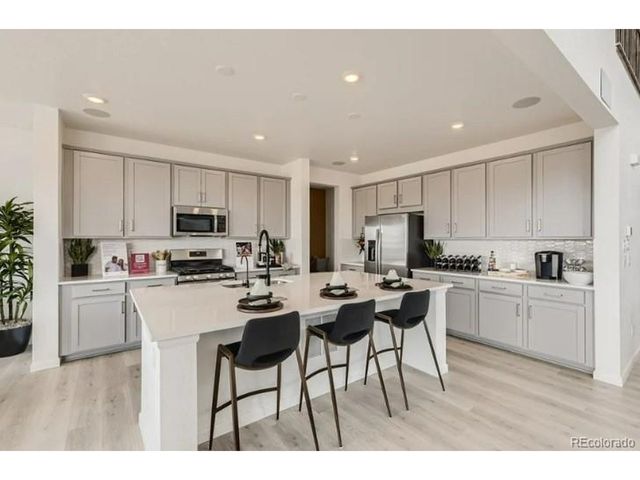 16847 W 92nd Dr, Arvada, CO 80007