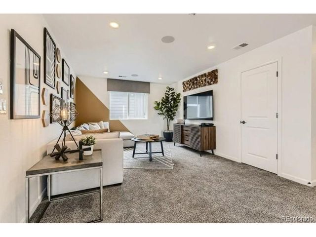 16847 W 92nd Dr, Arvada, CO 80007