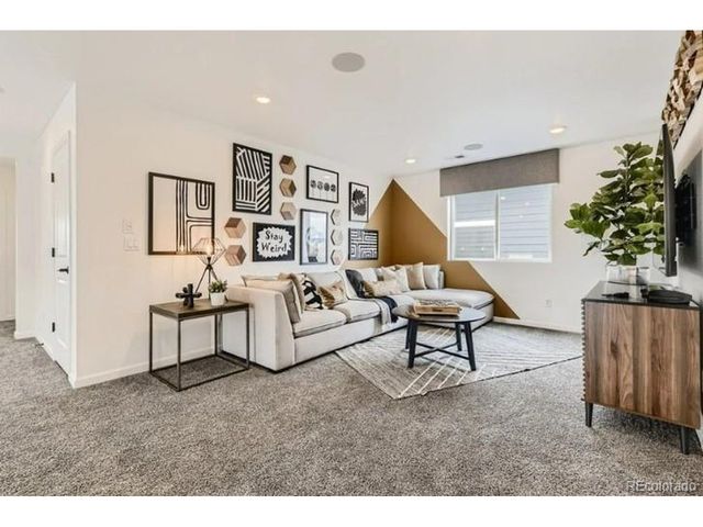 16847 W 92nd Dr, Arvada, CO 80007