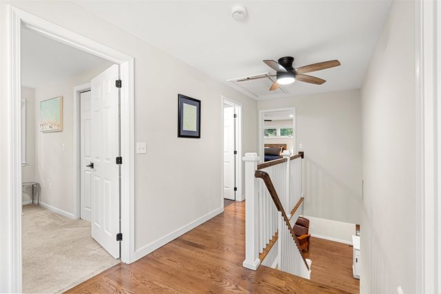 21 Foxglove Court, Nashua, NH 03062