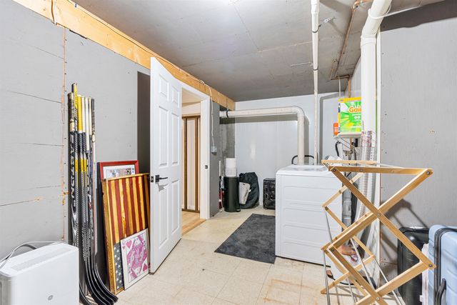 21 Foxglove Court, Nashua, NH 03062