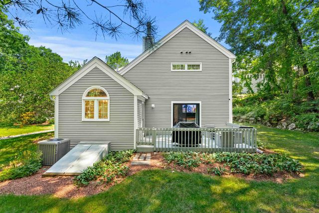 21 Foxglove Court, Nashua, NH 03062