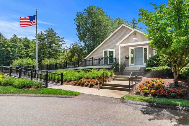 21 Foxglove Court, Nashua, NH 03062