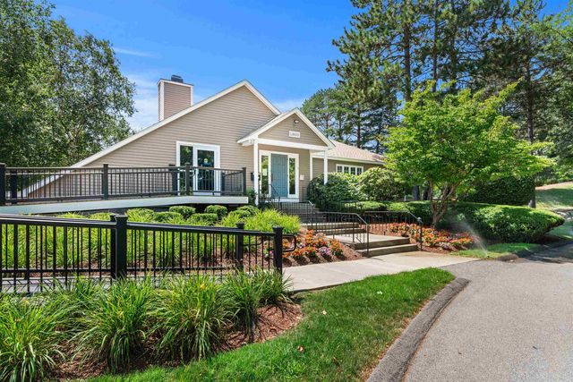 21 Foxglove Court, Nashua, NH 03062