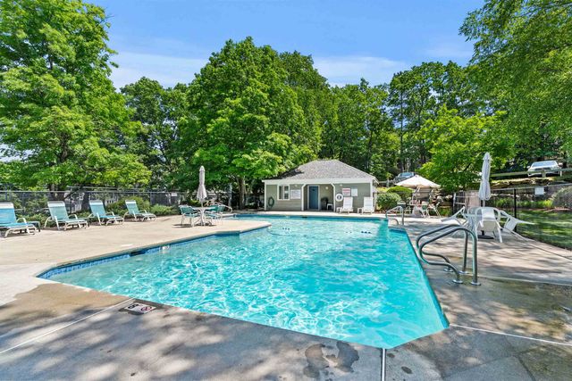 21 Foxglove Court, Nashua, NH 03062