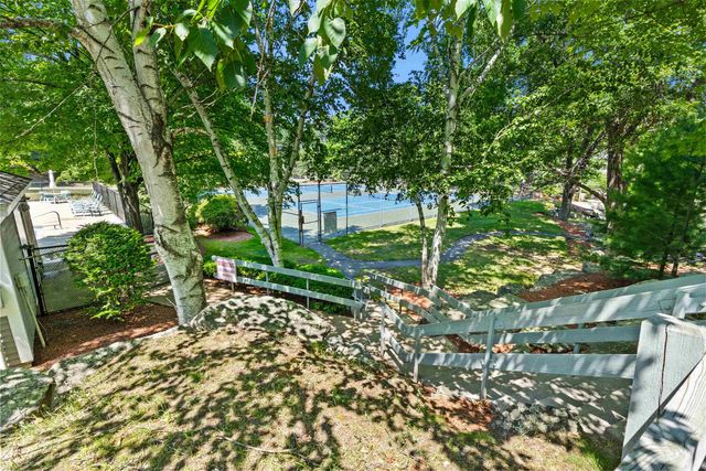 21 Foxglove Court, Nashua, NH 03062