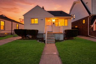 716 Mayflower Avenue, Lincoln Park, MI 48146