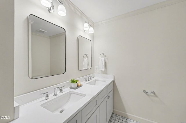 601 Brittany Bay E, Raleigh, NC 27614