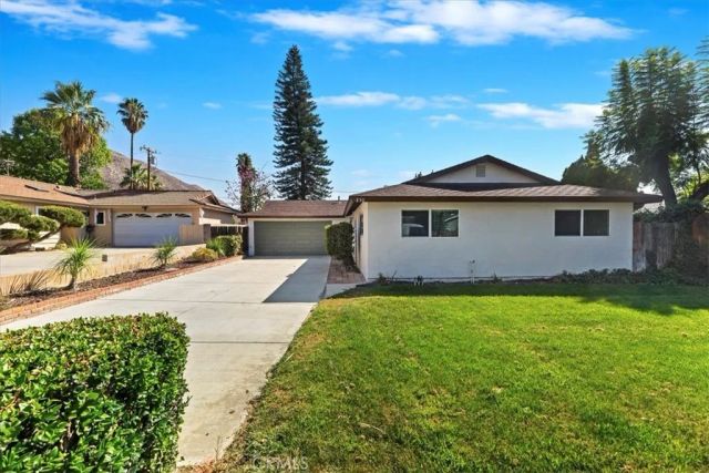 230 E Blaine, Riverside, CA 92507