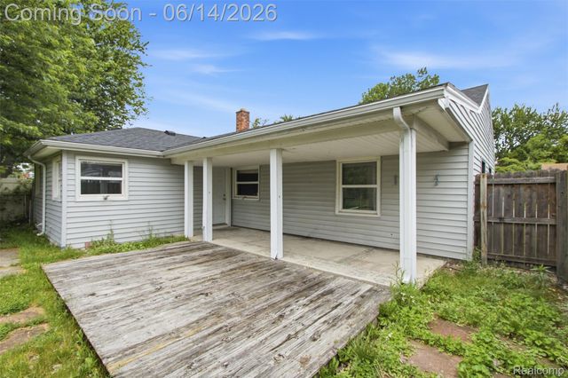 26295 Kathy Street, Roseville, MI 48066