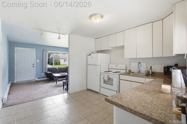 26295 Kathy Street, Roseville, MI 48066