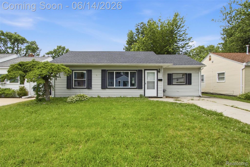 26295 Kathy Street, Roseville, MI 48066