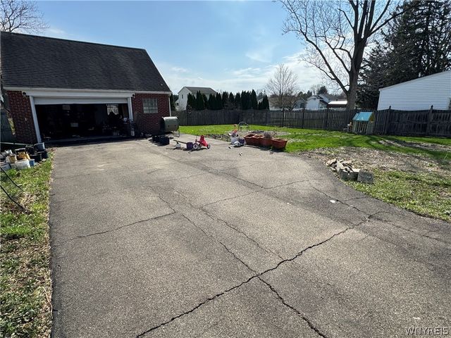 3001 Schoolview Road, Eden, NY 14057