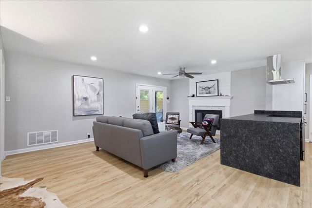 10941 Beauty Lane, Dallas, TX 75229