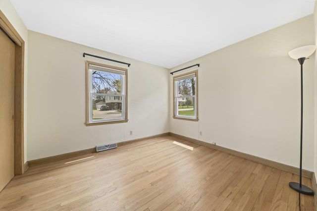 8031 Whitney ROAD, Fox Point, WI 53217