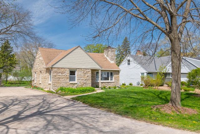 8031 Whitney ROAD, Fox Point, WI 53217