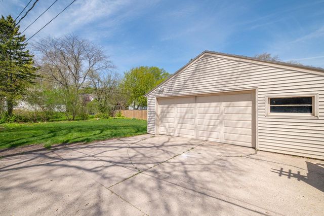 8031 Whitney ROAD, Fox Point, WI 53217