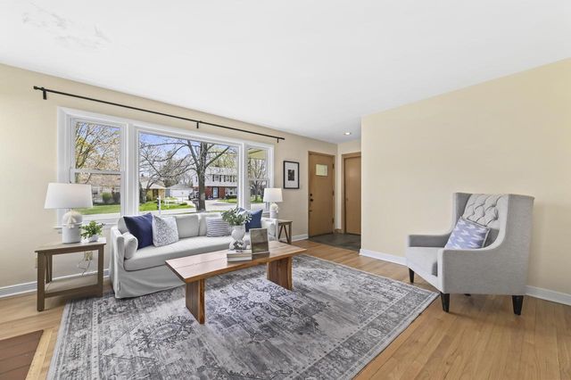 8031 Whitney ROAD, Fox Point, WI 53217