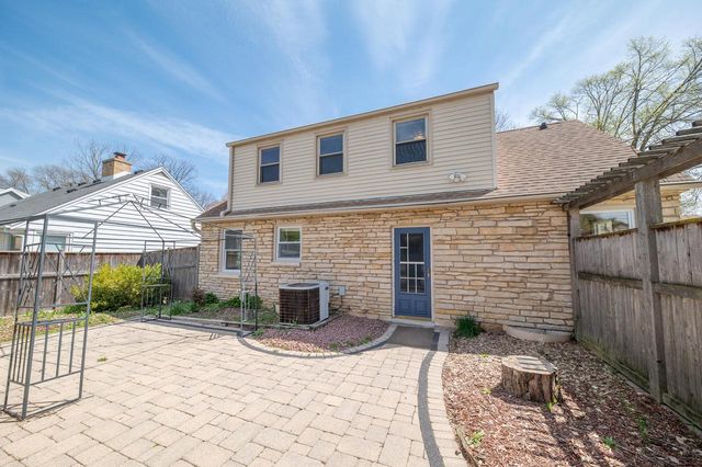 8031 Whitney ROAD, Fox Point, WI 53217