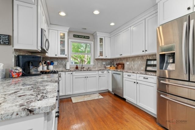 1305 Dancer Court, Libertyville, IL 60048