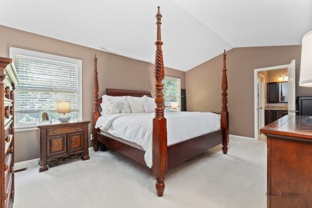 1305 Dancer Court, Libertyville, IL 60048
