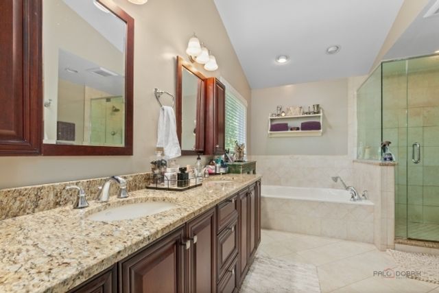 1305 Dancer Court, Libertyville, IL 60048