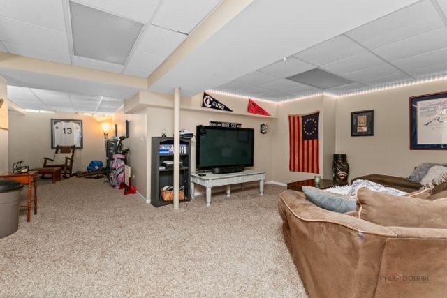 1305 Dancer Court, Libertyville, IL 60048