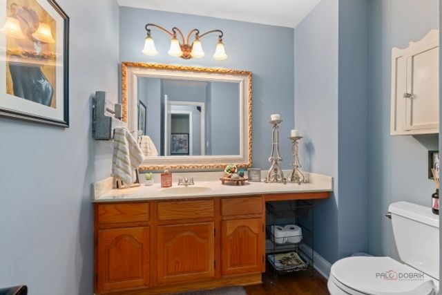 1305 Dancer Court, Libertyville, IL 60048