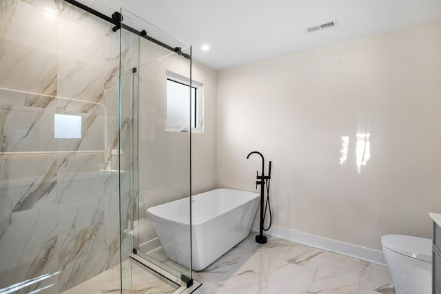 5700 W Grace Street, Chicago, IL 60634