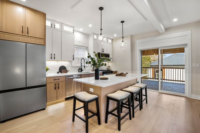 5700 W Grace Street, Chicago, IL 60634