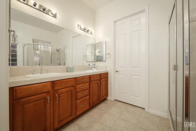 10308 Dutch Iris Drive, Bakersfield, CA 93311