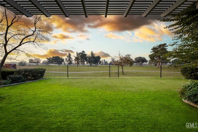 10308 Dutch Iris Drive, Bakersfield, CA 93311