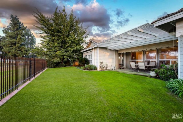 10308 Dutch Iris Drive, Bakersfield, CA 93311