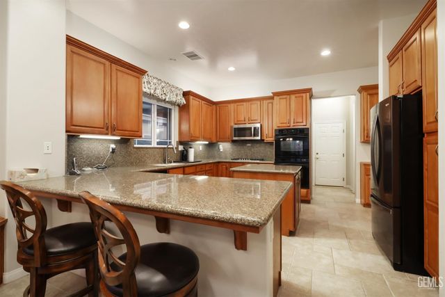 10308 Dutch Iris Drive, Bakersfield, CA 93311