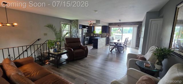 3285 Mapledale Street, Commerce Charter Township, MI 48382