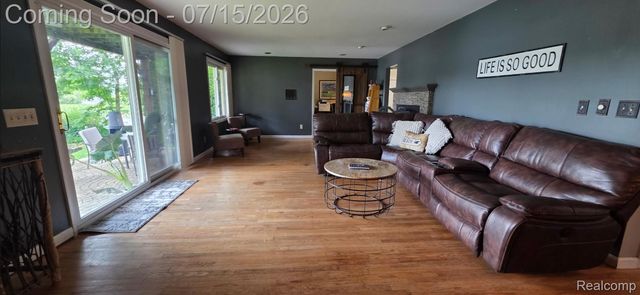 3285 Mapledale Street, Commerce Charter Township, MI 48382