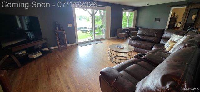 3285 Mapledale Street, Commerce Charter Township, MI 48382