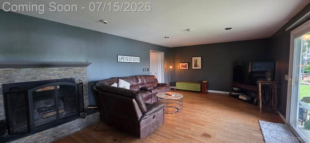 3285 Mapledale Street, Commerce Charter Township, MI 48382