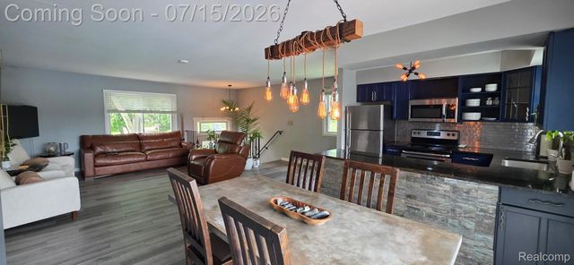3285 Mapledale Street, Commerce Charter Township, MI 48382