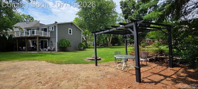 3285 Mapledale Street, Commerce Charter Township, MI 48382