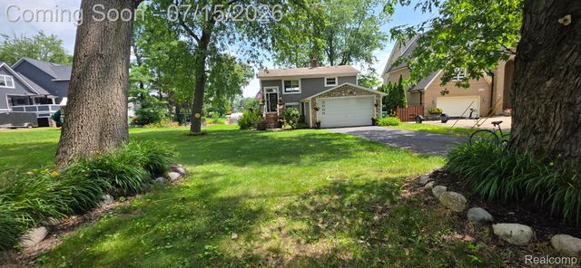 3285 Mapledale Street, Commerce Charter Township, MI 48382